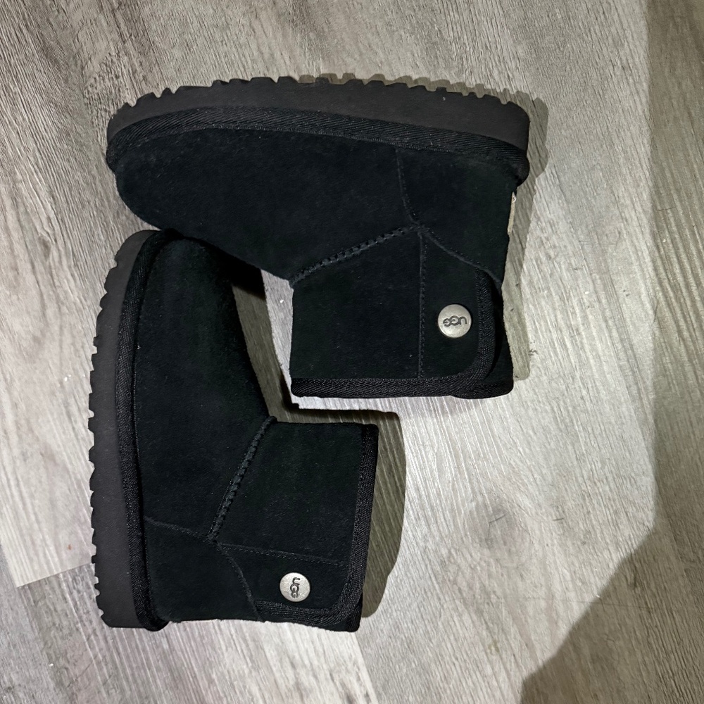 Toddler black uggs